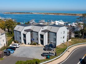 2 Navesink Ave, Highlands, NJ