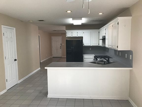 2nd image of 1509 Jennifer St