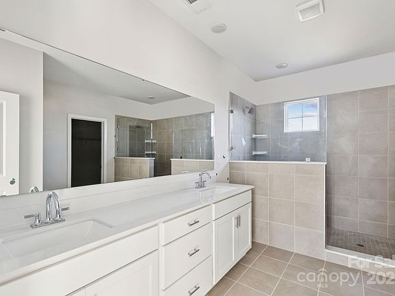 4th image of 3508 Oasis Dr