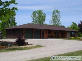 9452 Manu Rd, Larsen, WI 54947