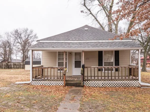 521 Walnut St, Neodesha, KS 66757