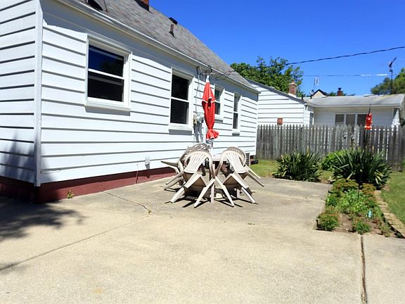 5th image of 1267 Hull Ave