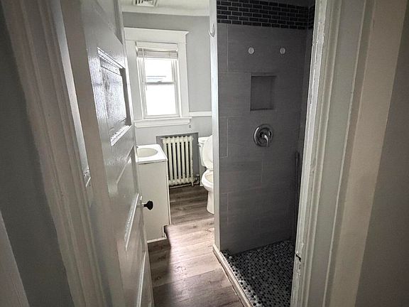 4th image of 4417 Eastway St