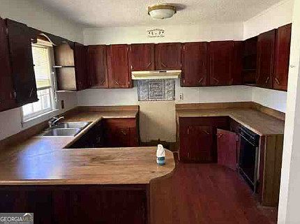4th image of 1190 Asphalt Rock Rd