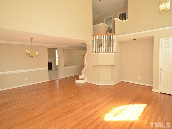 4th image of 204 Cedarpost Dr