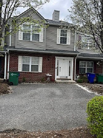 1st image of 905 Oak Tree Blvd NW