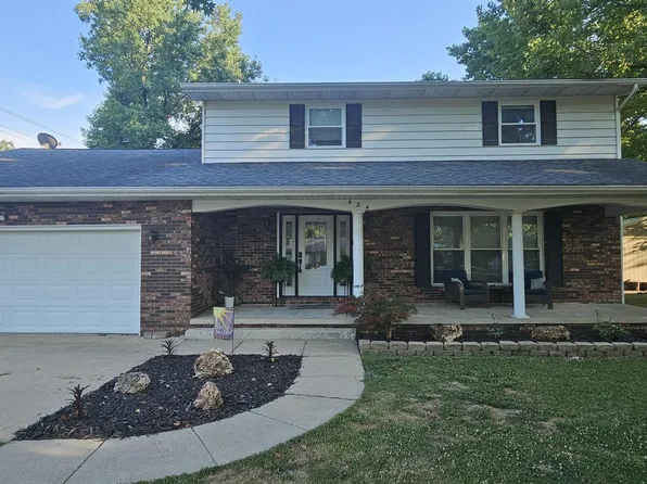 424 N Lakeview Dr, Salem, IL 62881