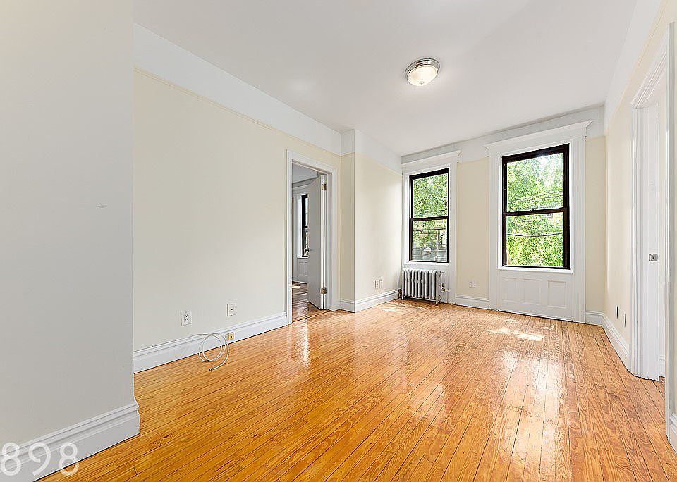 1st image of 300 12th St APT 9