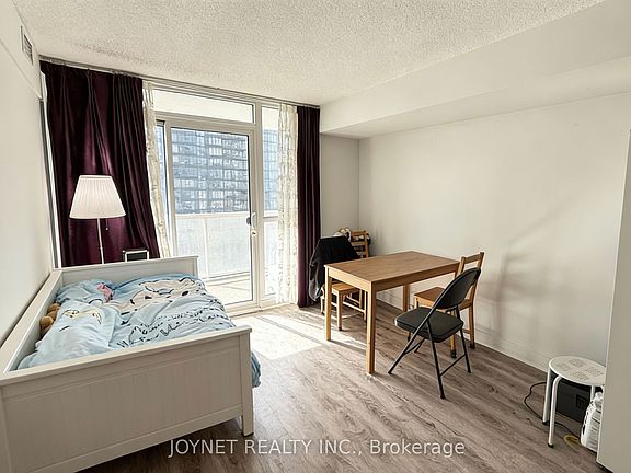 2nd image of 75 Queens Wharf Rd #2111