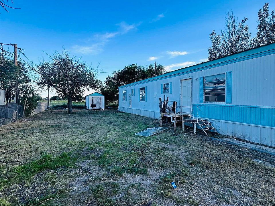 2nd image of 1901 Colonial Dr