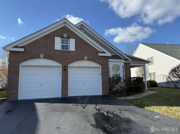 16 Powderhorn Way, Allentown, NJ 08501