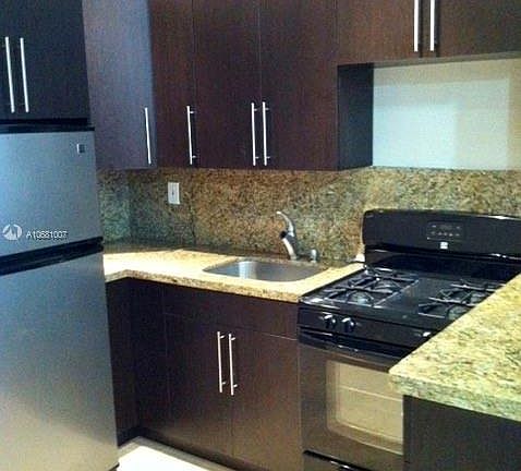 2nd image of 2160 Bay Dr APT 9