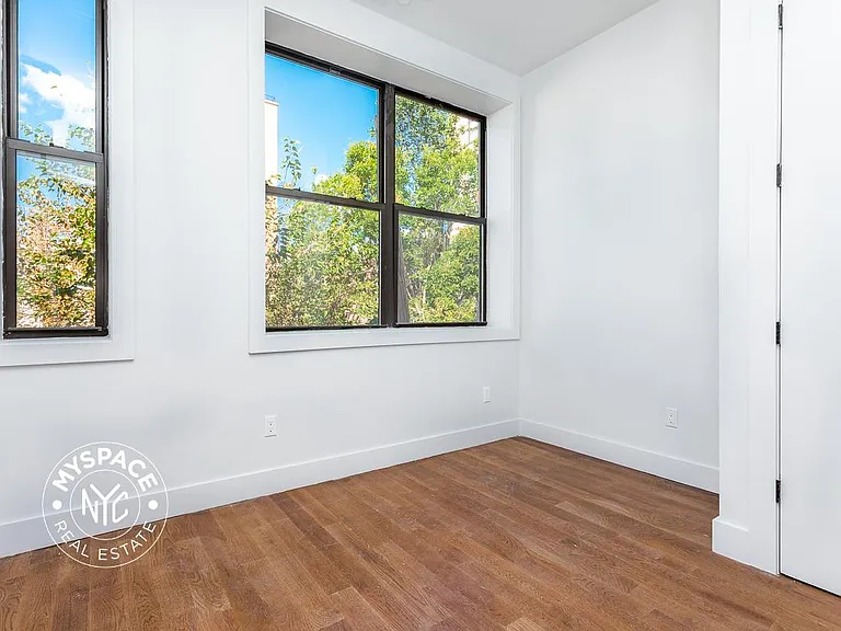 1337 Gates Ave #3C — Photo 8