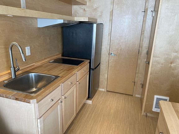5th image of 1496 Hearthstone Dr #B