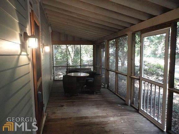 SCREENED PORCH