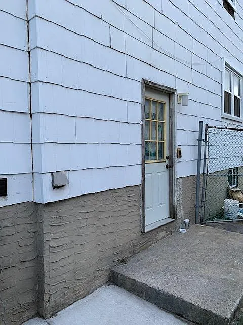24 Roanoke St photo 1