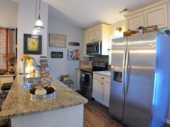 3rd image of 91B Woodside Villas Dr
