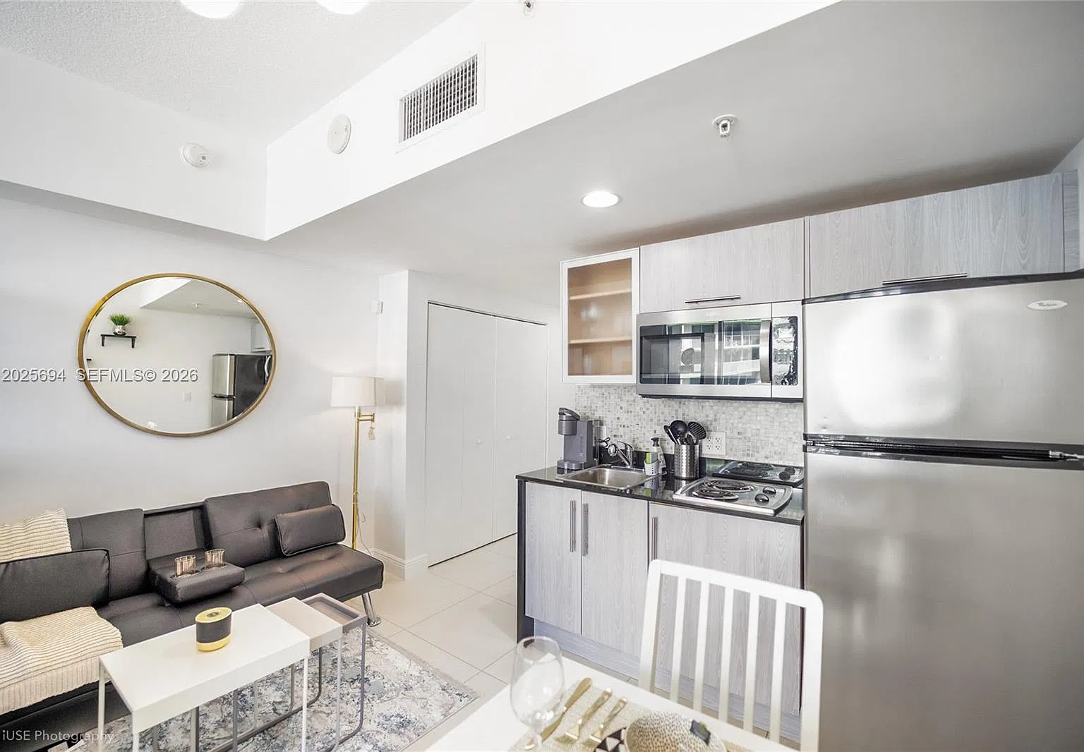 Opera Tower Condo — Photo 4