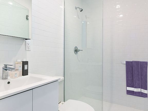 2nd image of 946 Bushwick Ave APT B5