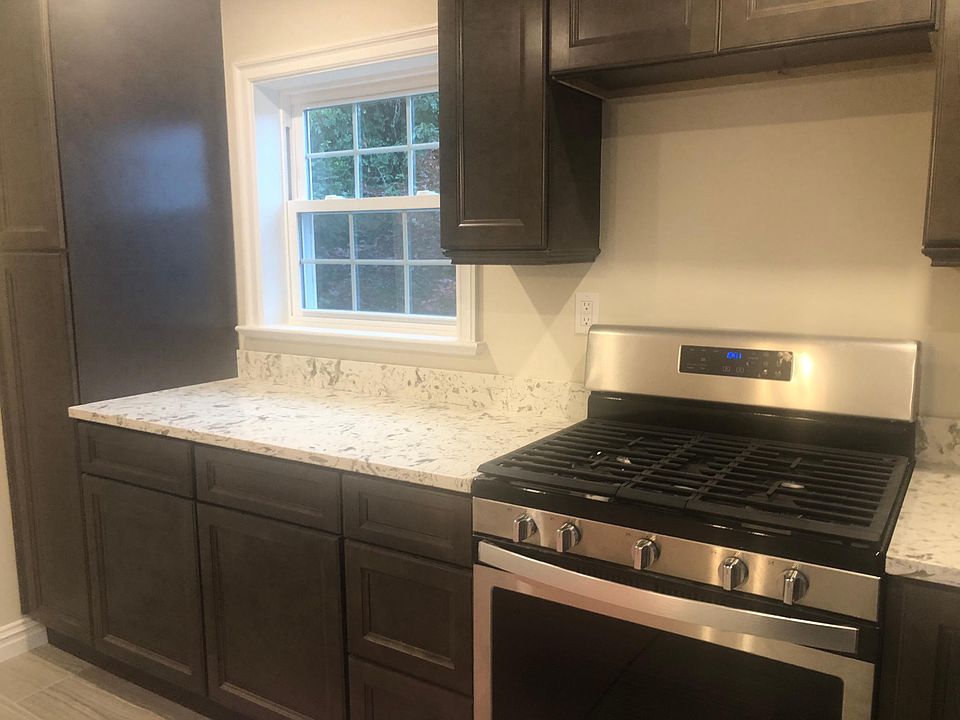 1st image of 14 Chamberlain Ave
