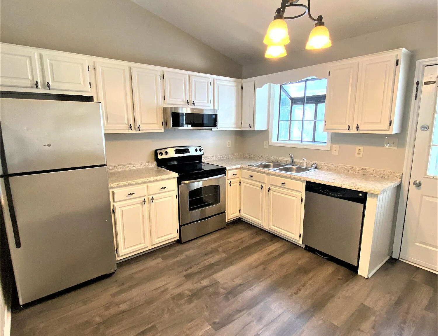 2 bed, 2.0 bath, $1,195 — Photo 3
