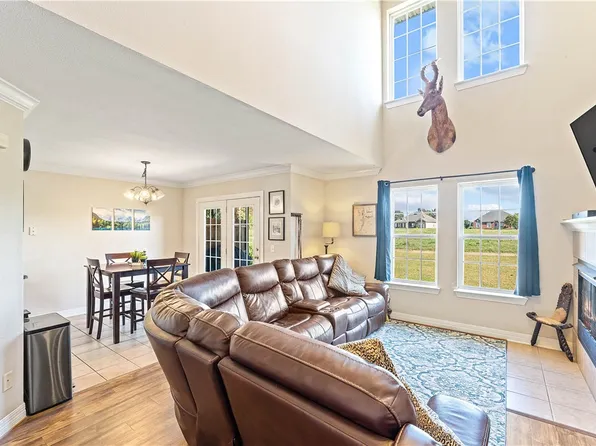 11044 Rose Ct, Farmington, AR 72730