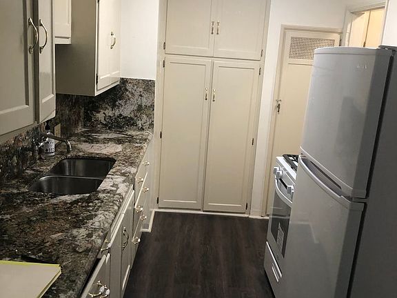 5th image of 1825 E Broadway #4