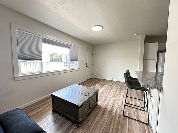 5th image of 1371 Lower Main St #19