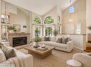1422 Roman Dr, Rohnert Park, CA 94928