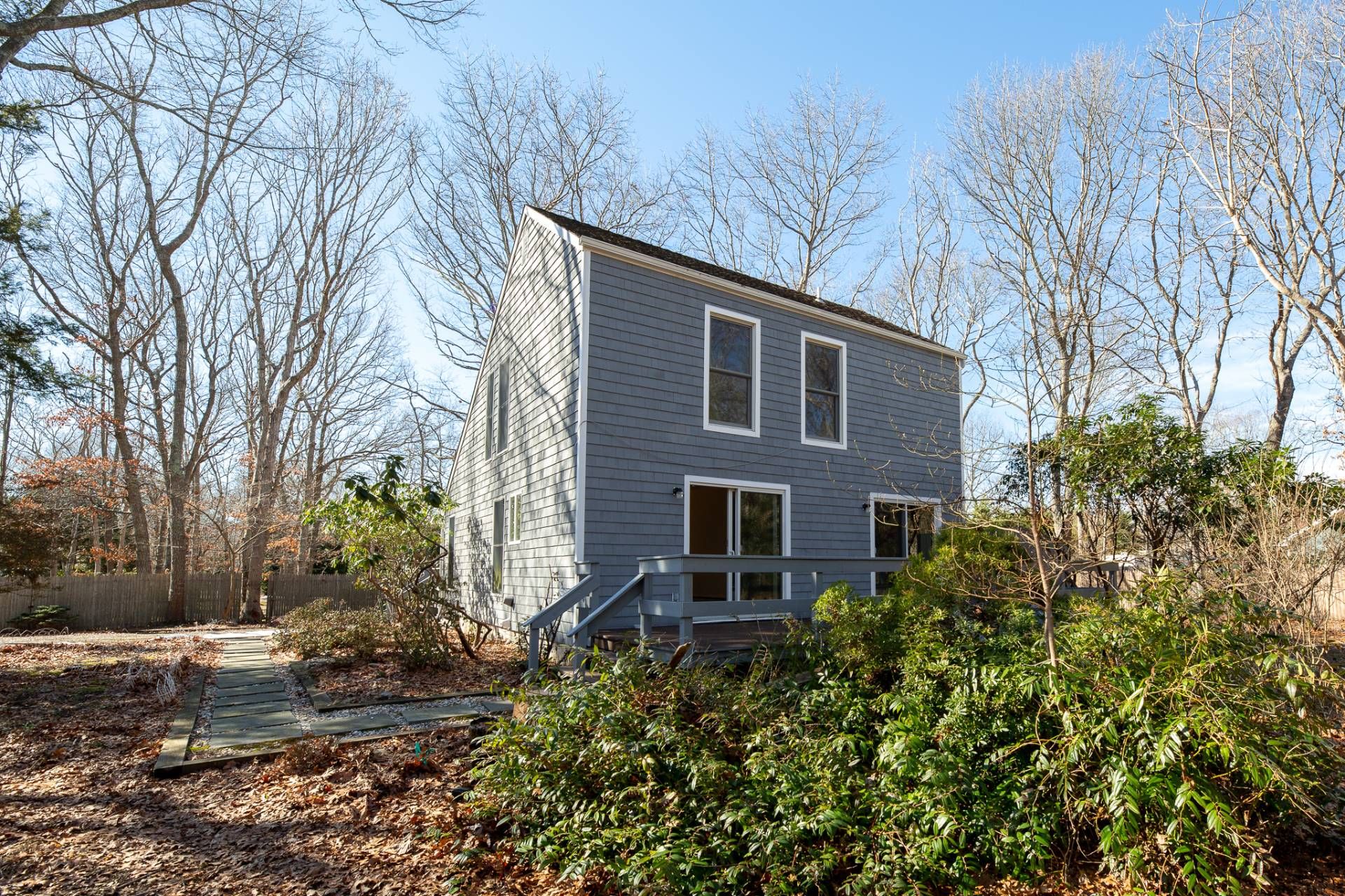 30 Hildreth Pl, East Hampton, NY 11937 Out East