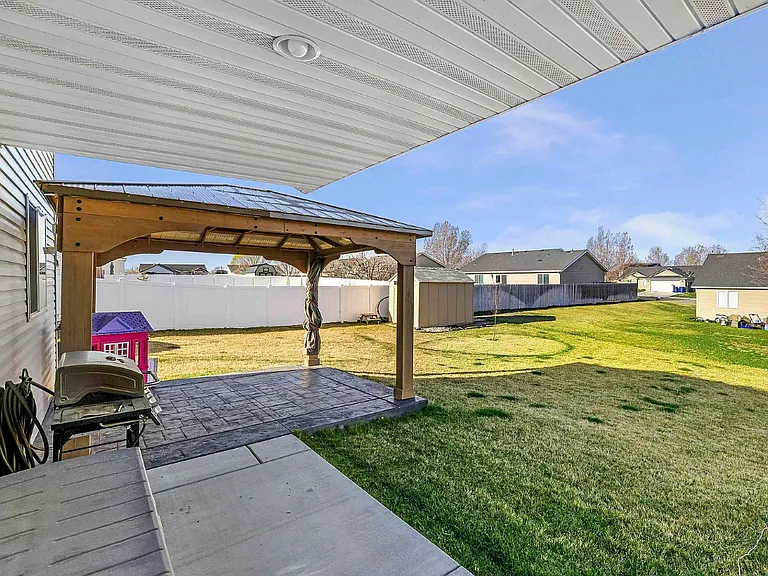 1421 N Birch St — Photo 10