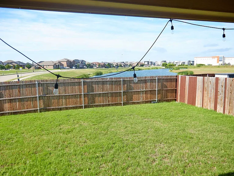 1048 Madelia Ave — Photo 15