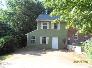 6715 Lakewood Dr, Douglasville, GA 30135