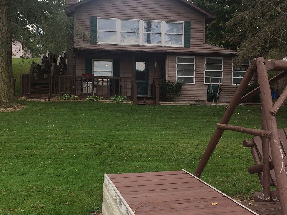 Lake side of cottage