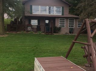 9596 N Steinbarger Lake Dr, Wawaka, IN 46794