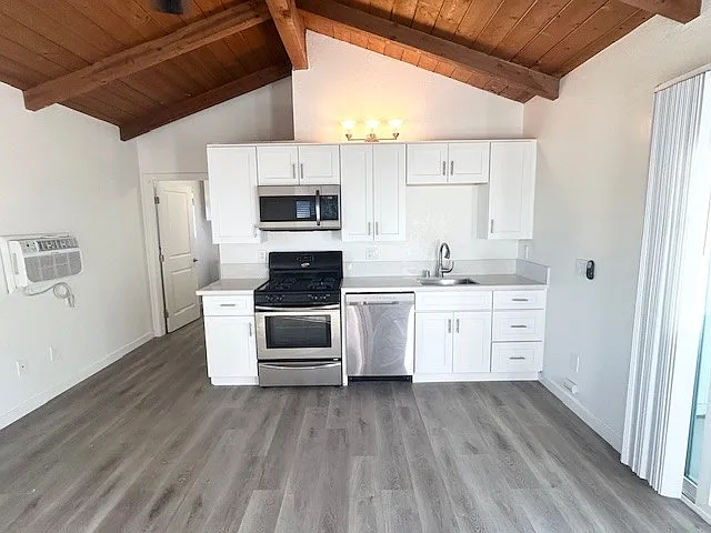 Vista Terrace — Photo 4