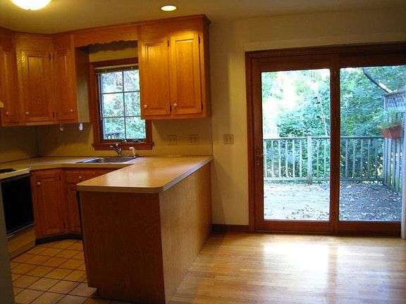 Kitchen, Dining area, Deck
