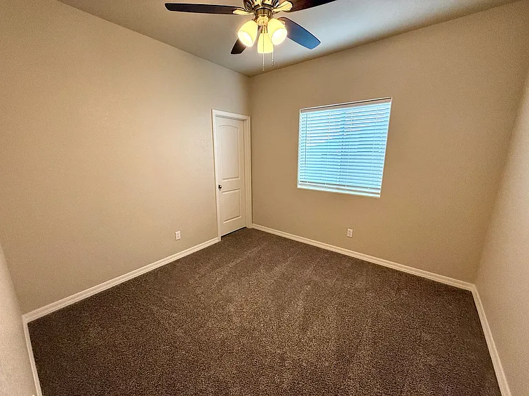 3774 Meadowbrook Ln — Photo 15