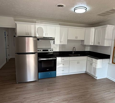 3rd image of 116 Raleigh St
