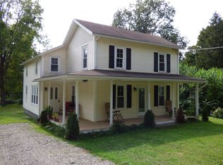 12 Vine St, Naples, NY 14512