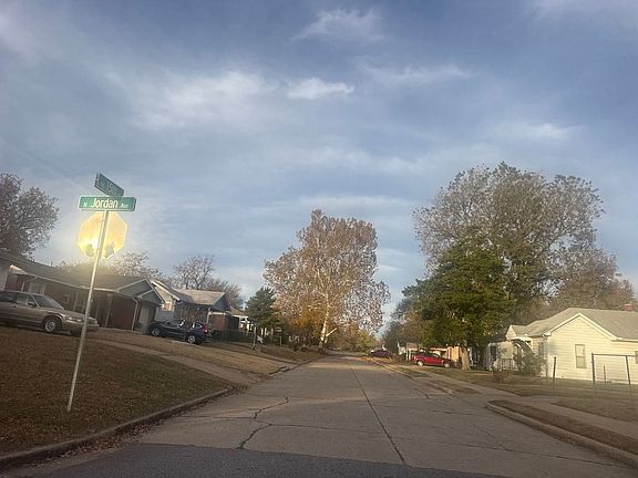 5th image of 1512 NE 15th St