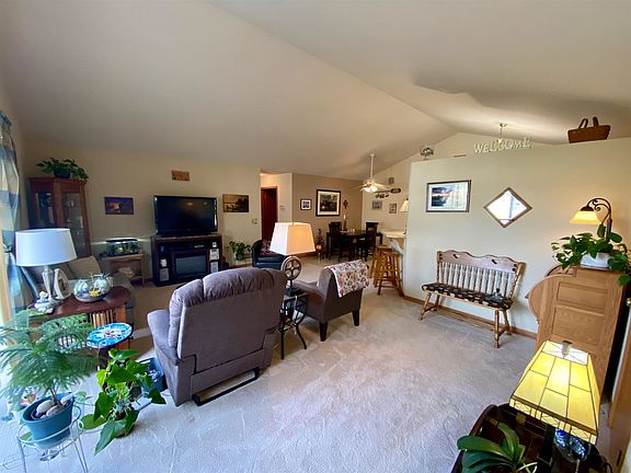 4th image of 1890 Woodview Cir