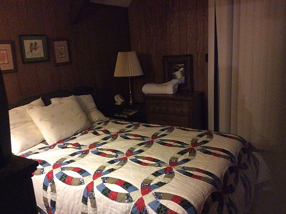 BR #1 Main level-full bath