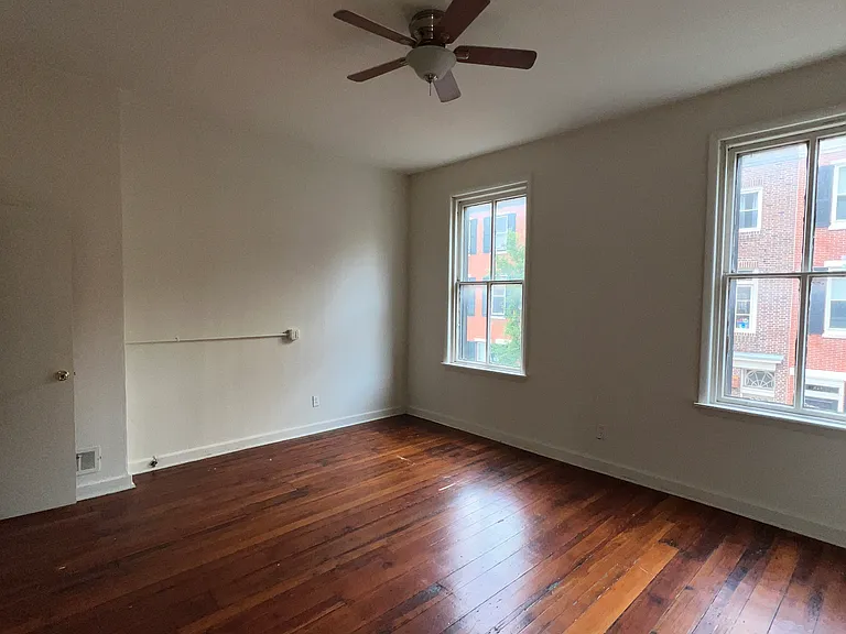 227 S 20th St #2F — Photo 3