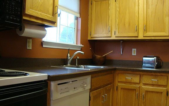 4th image of 208 Covington Green Ln #208