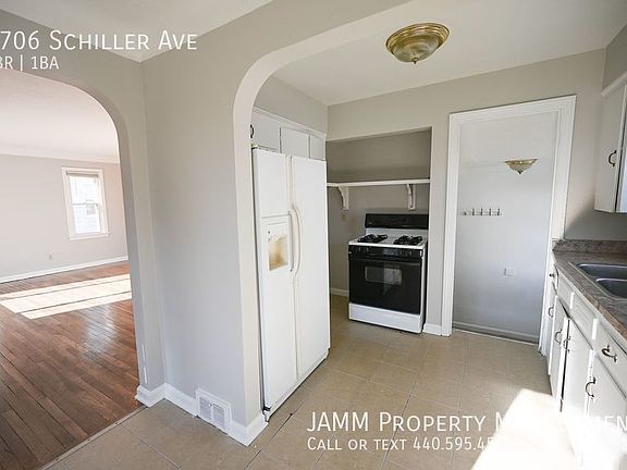 3rd image of 3706 Schiller Ave