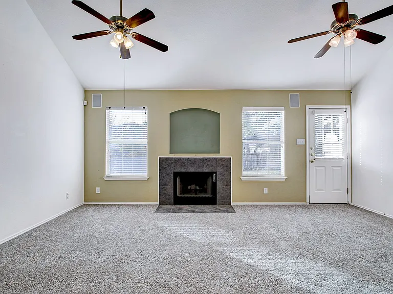 523 Granite Clf — Photo 4