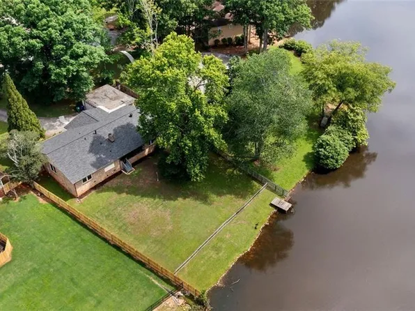 3933 John Hopkins Ct, Decatur, GA 30034