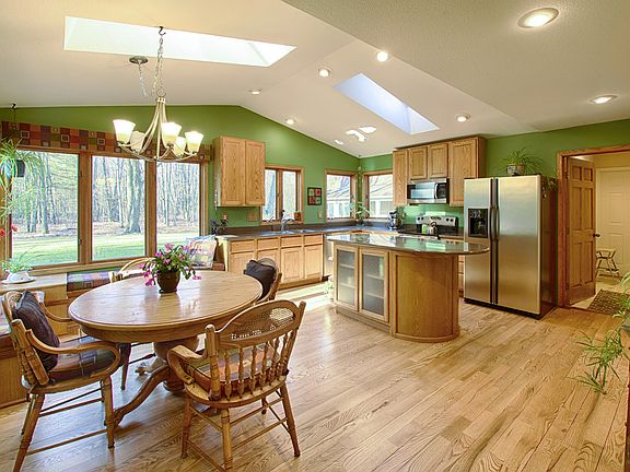 Wow!!!  Elegant and bright open kitchen and dining area