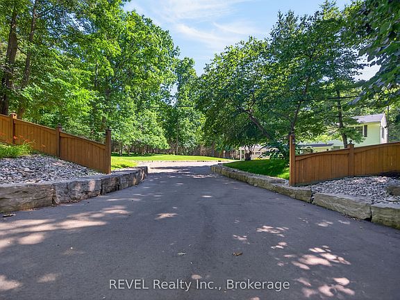 4th image of 2791 Decew Rd